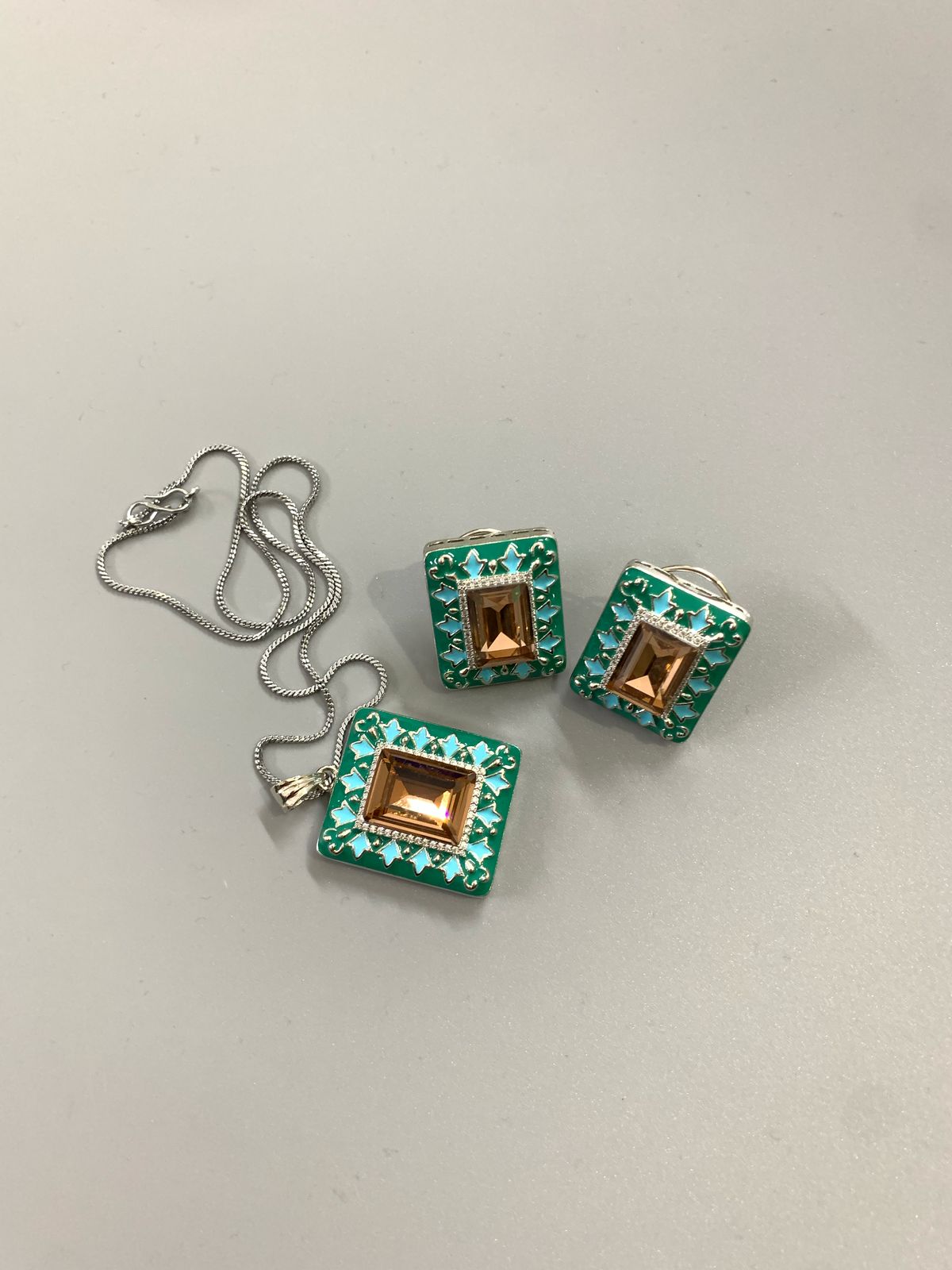 Mint Enamel